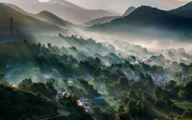 青岛出发九如山3日旅拍自驾游：逯家岭—官营村—雪野湖—九如山—平阴玫瑰园 