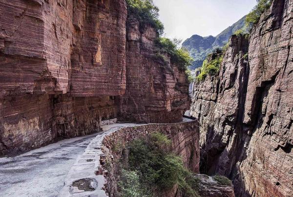 巅峰太行·自驾穿越南太行四大挂壁公路,观赏千年打铁花3日自驾游