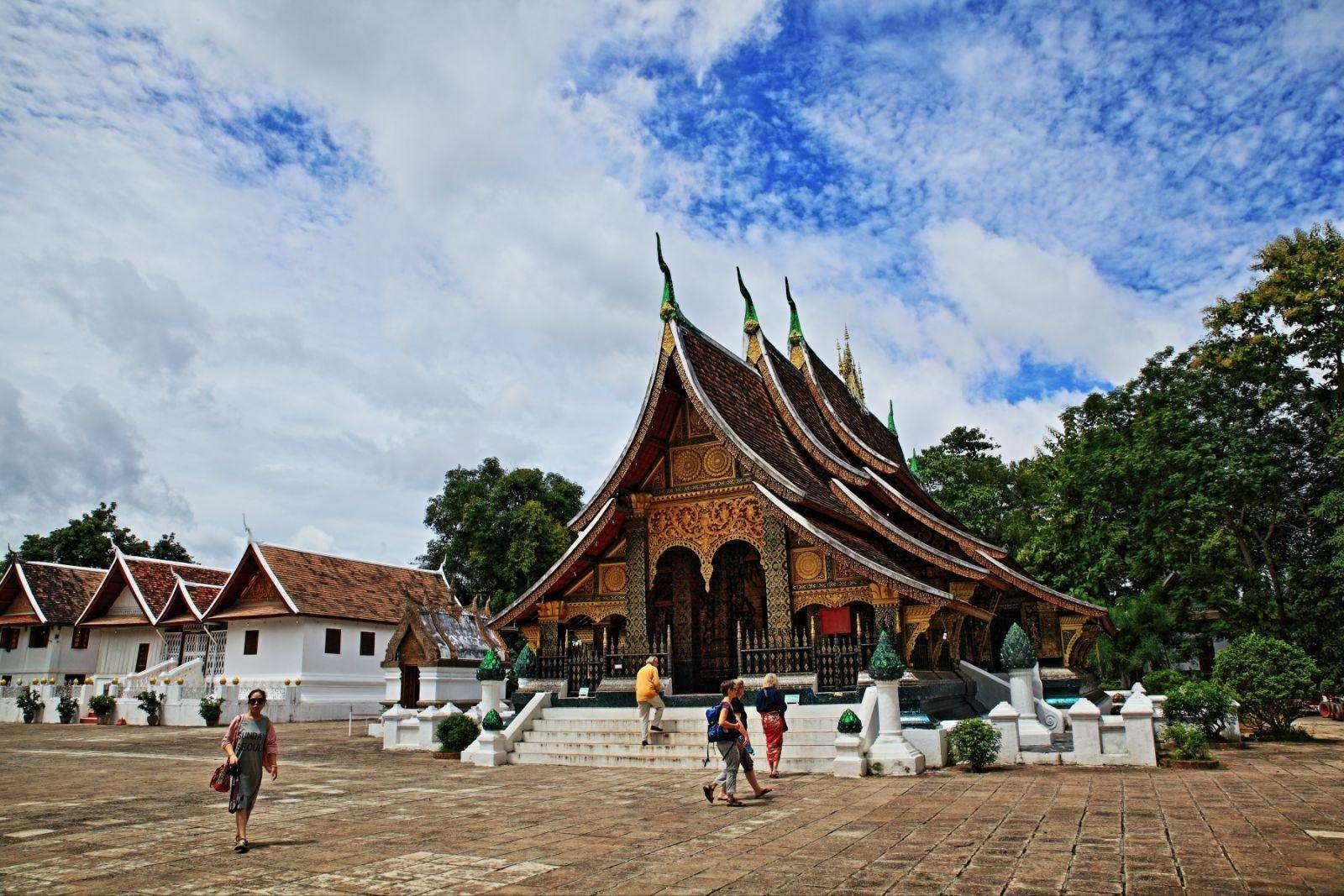 昆明出发老挝6日自驾游：琅勃拉邦-万荣-磨丁6日东南亚境外自驾游
