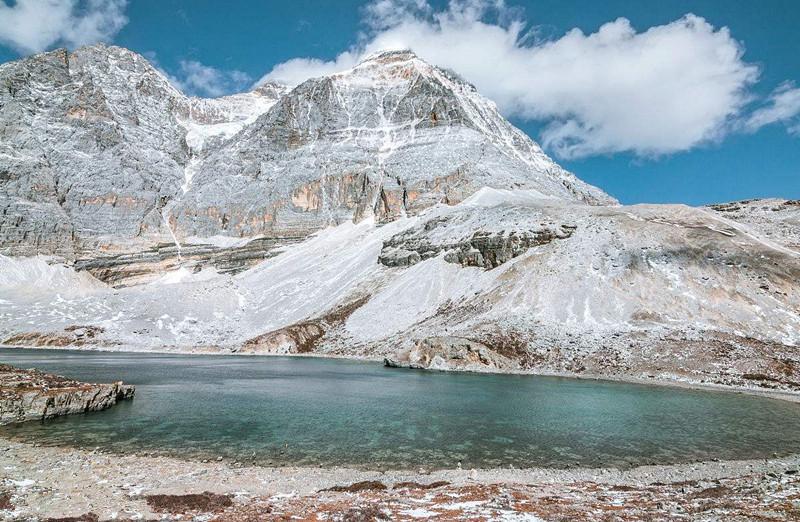 成都出发稻城7日精品小包团:稻城亚丁-色达-丹巴7日拼车自由行