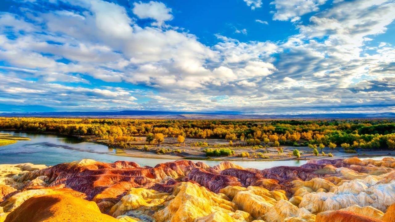 广东出发新疆26日自驾游：张掖七彩丹霞-敦煌鸣沙山-喀纳斯仙境-茶卡盐湖26日穿越甘肃/新疆自驾游