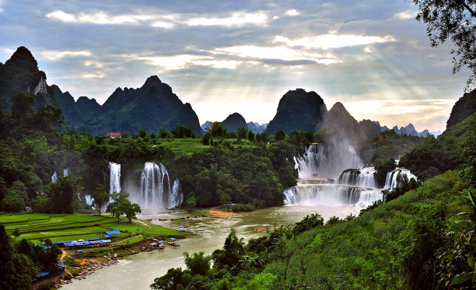 北京出发广西15日自驾游：南岳衡山-涠洲岛-明仕田园-德天瀑布15日自驾