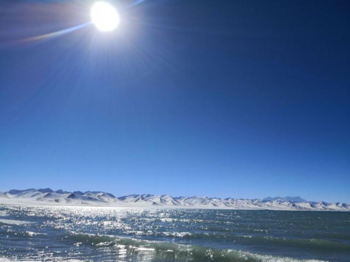 北京出发西藏25日自驾游：赏桃花-墨脱-羊湖-珠峰-纳木错25日自驾游