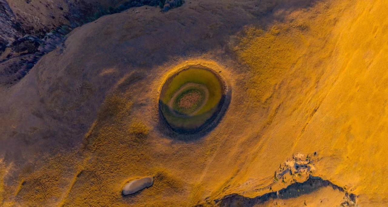 成都出发格聂南线8日穿越摄影旅拍：新都桥-墨石公园-措普沟-格聂之眼-冷谷寺-网红鱼子西-乡城8日摄影自驾游