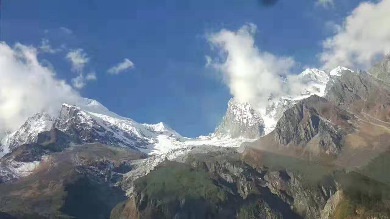 北京出发四川15日自驾游：海螺沟-乐山大佛-武隆-重庆-三峡大坝15日自驾游