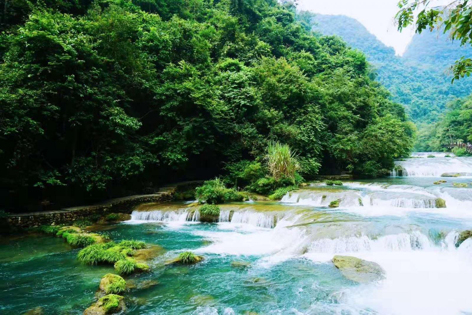 北京出发贵州15日自驾游：百里杜鹃-黄果树瀑布-大小七孔-桃花源-肇兴侗寨15日自驾游