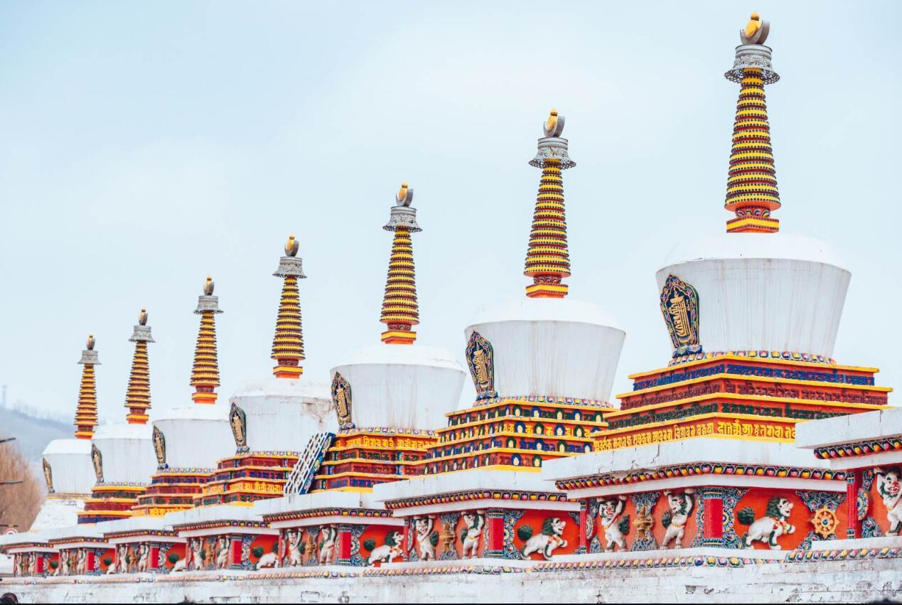 成都出发丝绸之路11日自驾：青海湖-敦煌莫高窟-嘉峪关城楼-张掖七彩丹霞-塔尔寺 11日自驾游