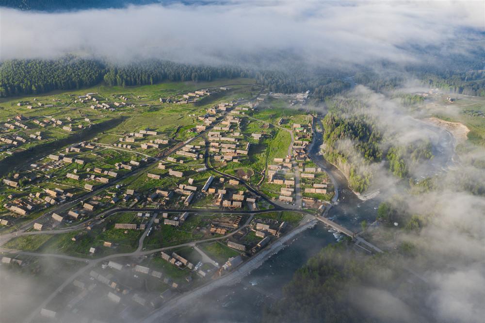 金秋北疆10日高端旅拍团：可可托海-额尔齐斯河大峡谷-喀纳斯-禾木-赛里木湖-五彩滩-魔鬼城10日游