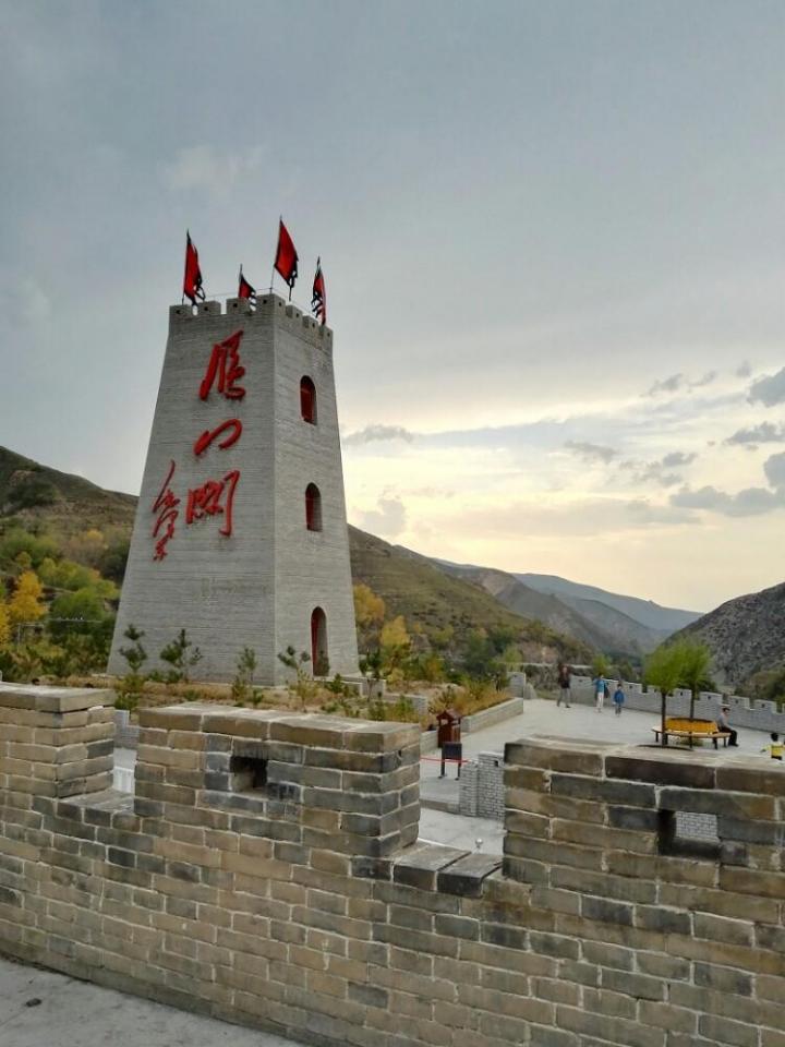 雁门关景点评级: 雁门关,位于中国山西省忻州市代县县城以北约20公里